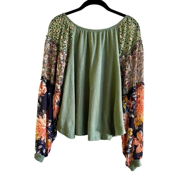 UMGEE, BOHO, CROP TOP WITH LONG, SHEER, FLOWER PRINT, LAYERED SLEEVES. SIZE L - Picture 3 of 7